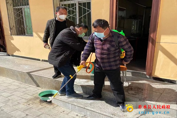 铺路石精神发扬在战疫一线（图） 6.jpg